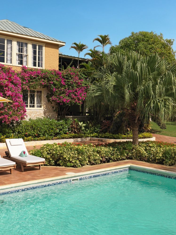 15 Luxury Long-Term Airbnb Rentals for Living Large Around the Globe